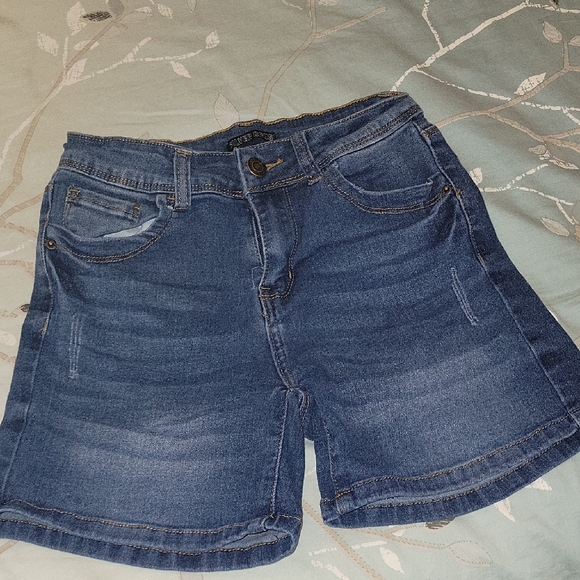 Stylish Blue Denim Shorts - Picture 1 of 3